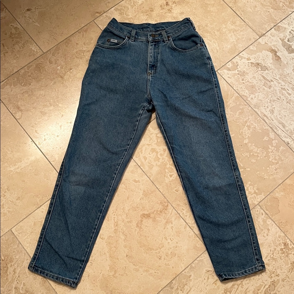Vintage Lee high waist women’s blue jeans. 8 Petite.